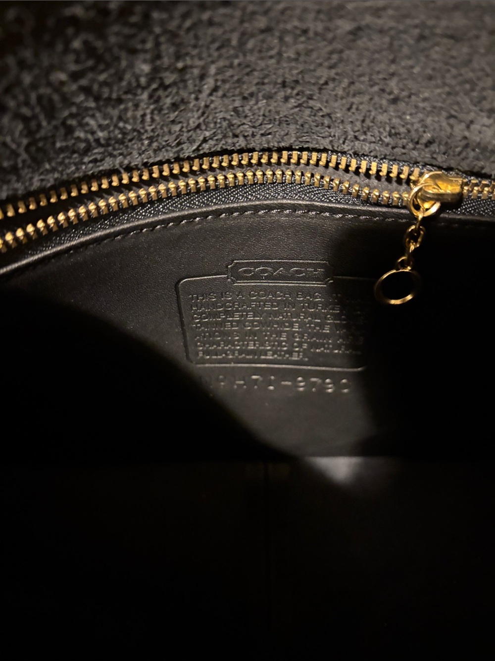Vintage Coach City Bag Black Leather Crossbody Bag with Gold Turn-Lock - Picture 12 of 12